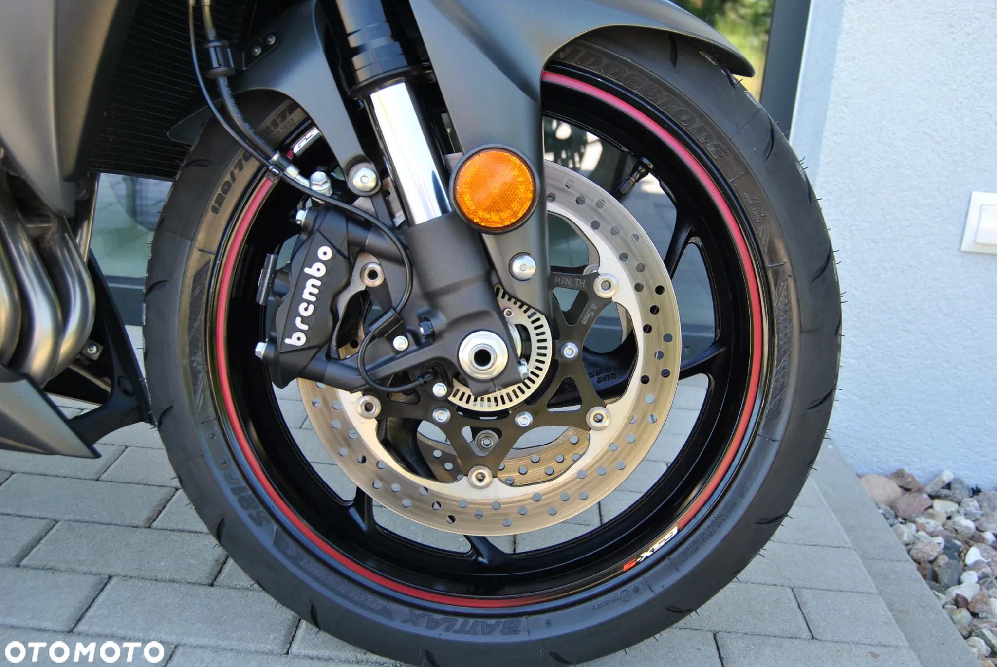 Suzuki GSX - 28