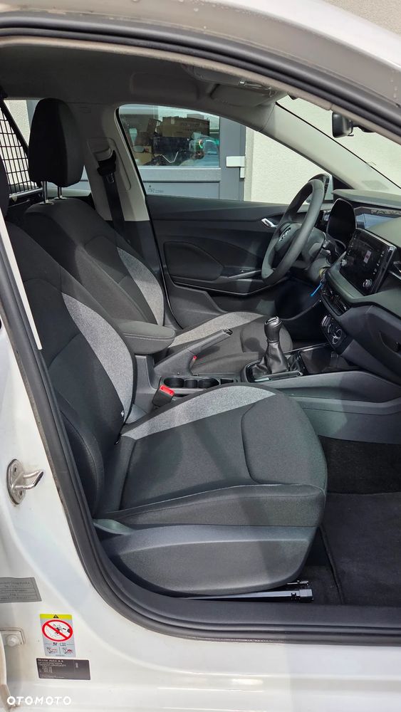 Skoda Fabia 1.0 Essence - 24