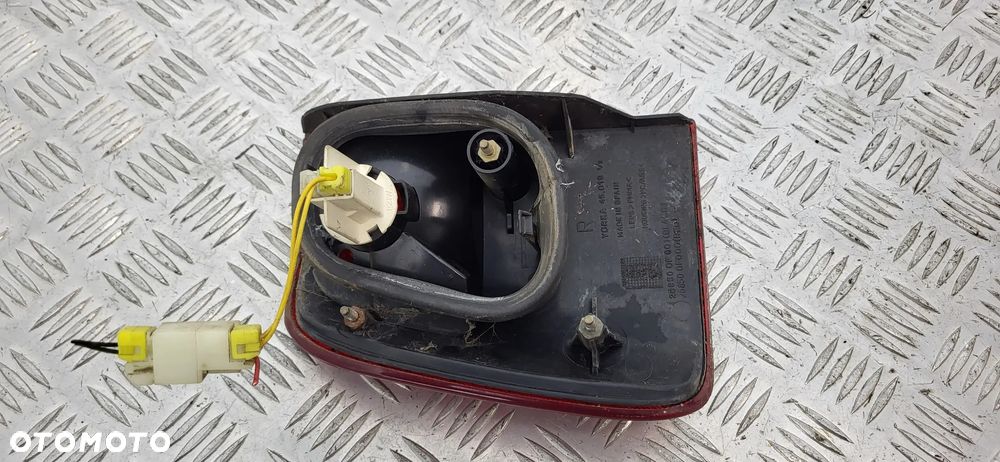 Nissan Terrano II Lampa Tylna Prawa - 5