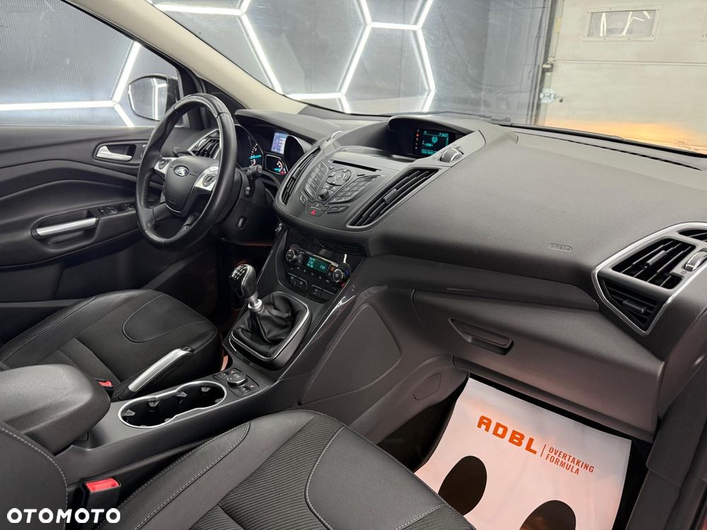 Ford Kuga 1.5 EcoBoost 2x4 Titanium - 29
