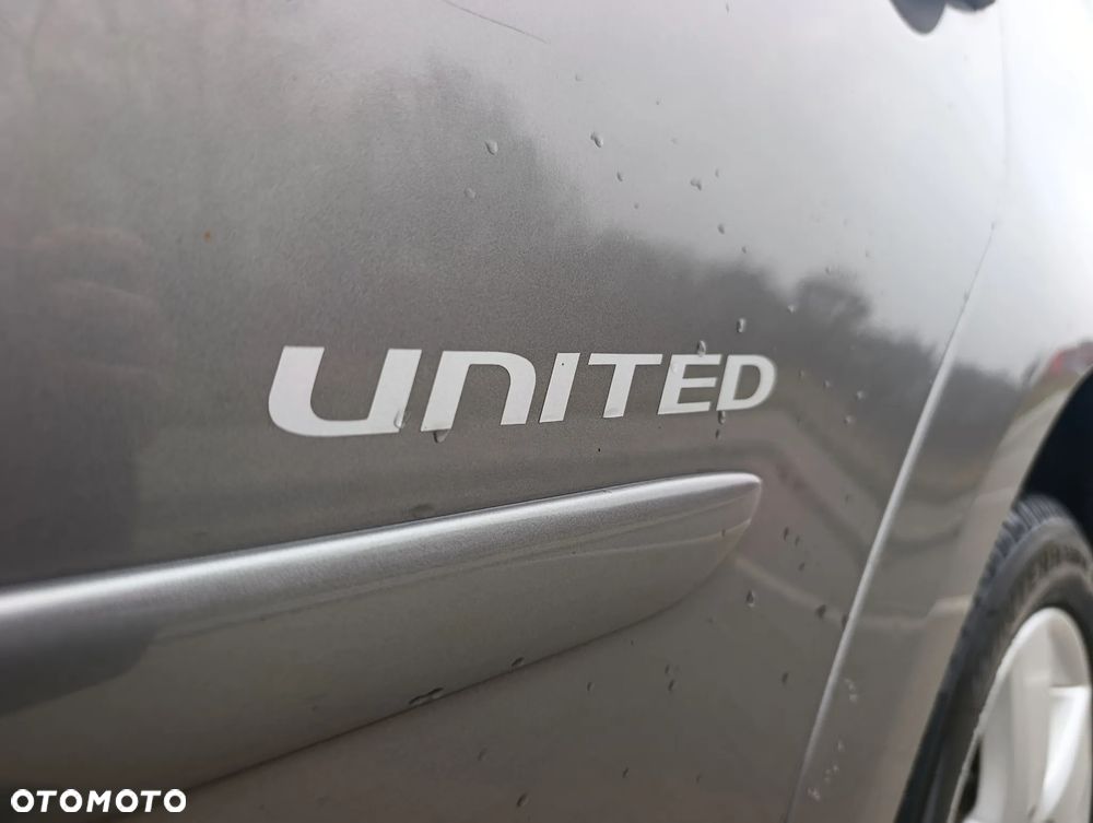 Volkswagen Touran 1.9 TDI DPF United - 27