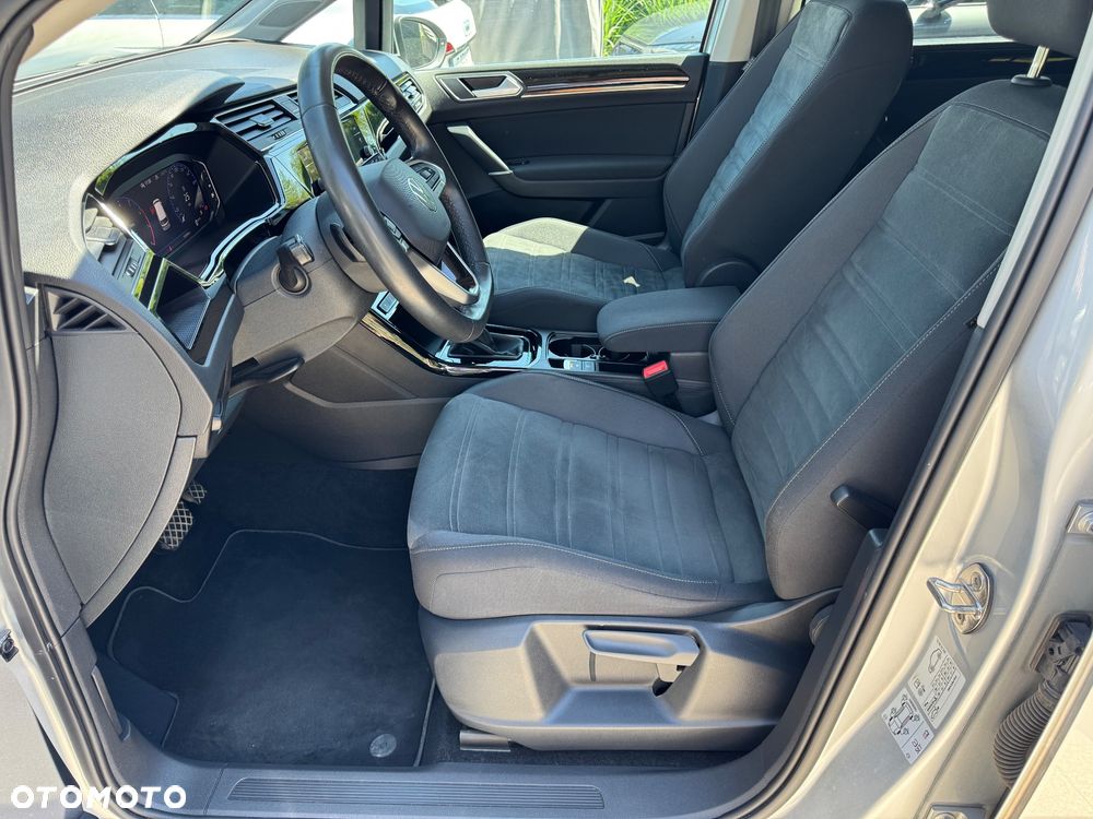 Volkswagen Touran - 8
