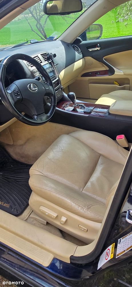 Lexus IS 250 - 11