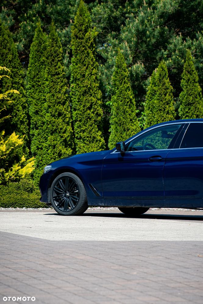 BMW Seria 5 530d xDrive Sport Line - 9