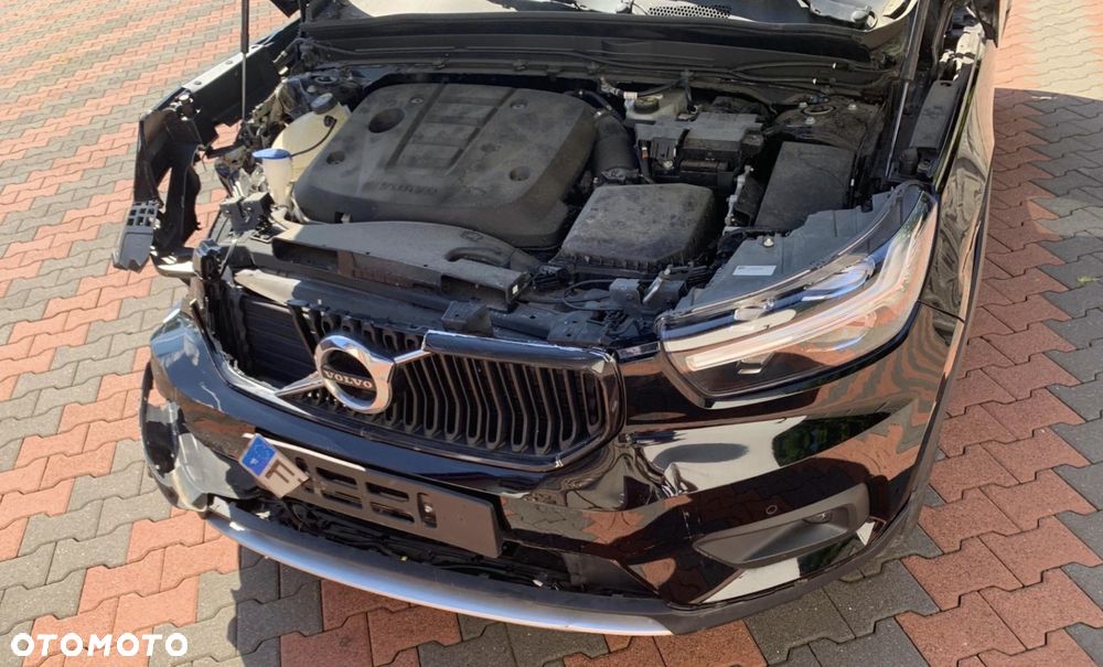 Volvo XC 40 D3 SCR Momentum - 9