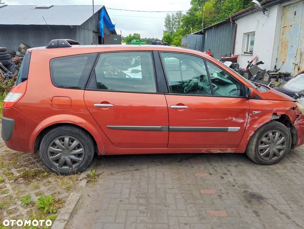 Renault Megane Grand Scenic II (03-06r.) 2.0B 134KM. Silnik F4R 770 ; F4R 771  Skrzynia ND0 015  Lakier TEB76 .Cały na części. GWARANCJA !!!  Przód Tył Zestaw Komplet Drzwi Klapa Zderzak Błotnik Maska Grill Atrapa Szyba Pas Lampa Lusterko Boczki Fotel Kanapa Kokpit Deska Rozdzielcza Przełącznik Włącznik Sterownik Przewody Wiązka Instalacja Moduł Komputer Czujnik Listwa Pompa Alternator Wtryski Głowica Rozrusznik Kompresor Sprzęgło Dwumas Silnik Skrzynia ABS Klimatyzacji Paliwa Wspomagania Kolektor Turbina Przepustnica Zawór Chłodnica Koło Hak Belka Sanki Zawieszenie Mcpherson Półoś Amortyzator Wydech Tłumik Zacisk Most - 4