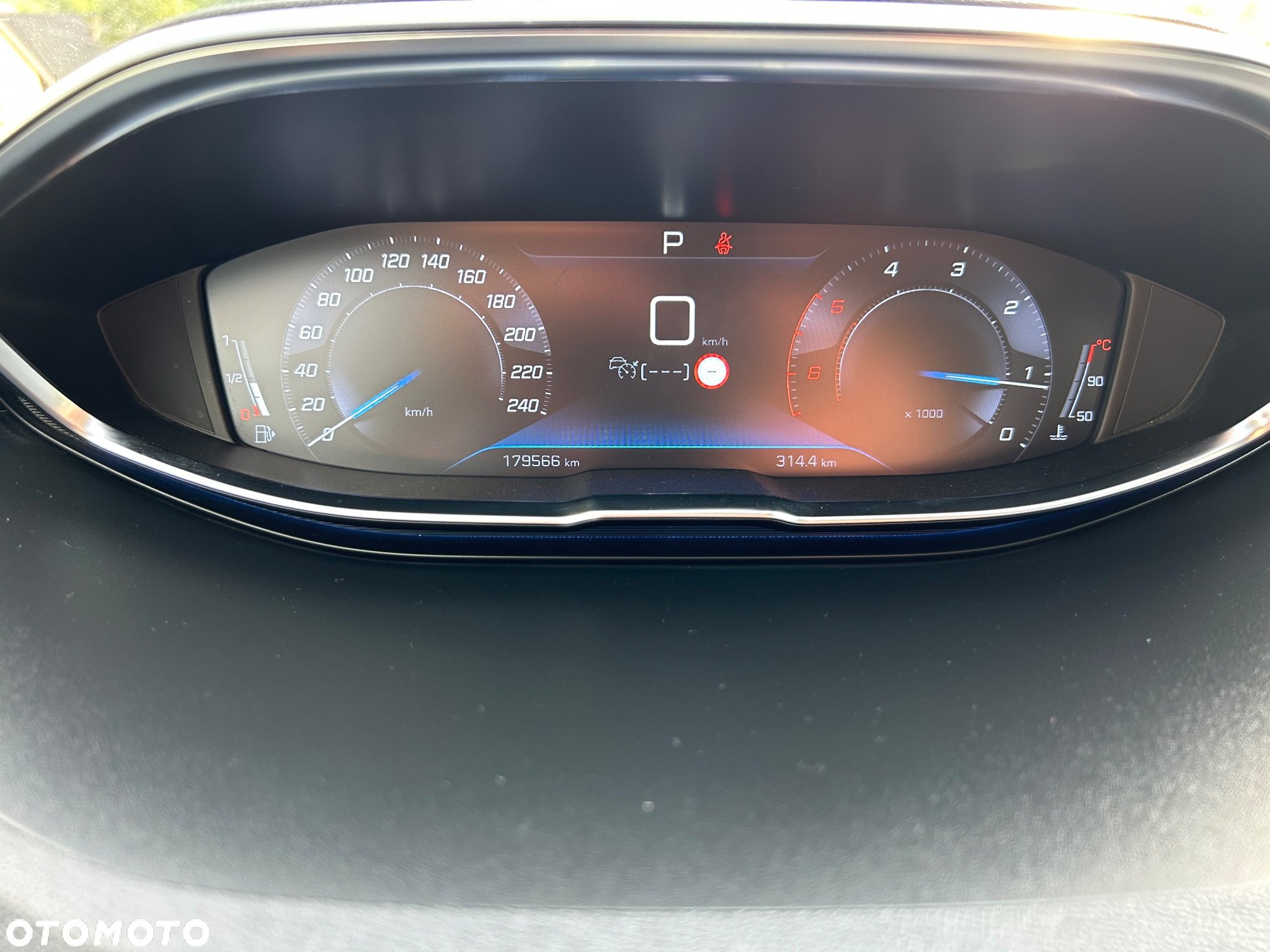 Peugeot 3008 1.5 BlueHDi Allure S&S EAT8 - 26