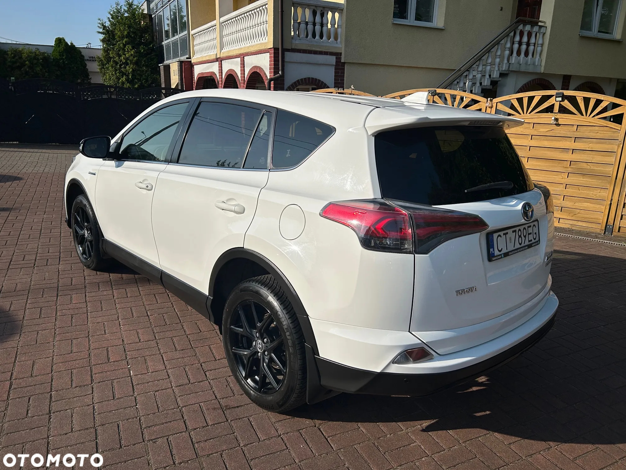 Toyota RAV4 Hybrid Premium 4x2 - 19