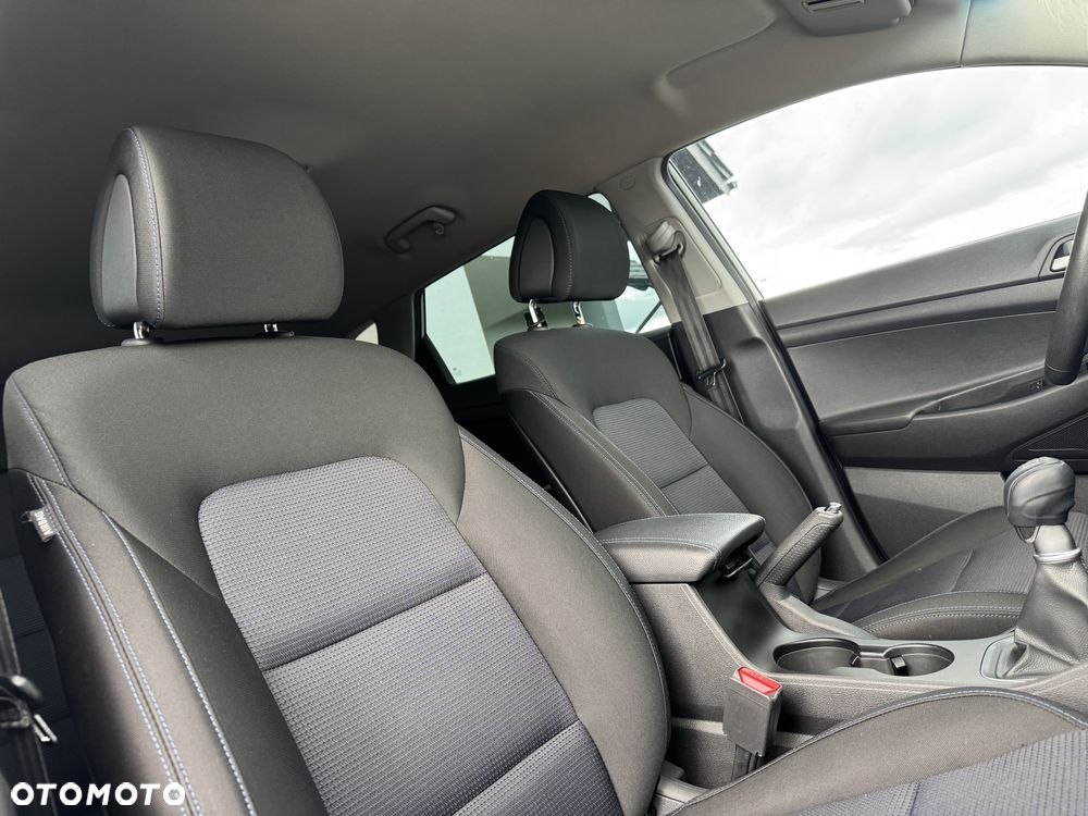 Hyundai Tucson blue 1.7 CRDi 2WD Style - 18