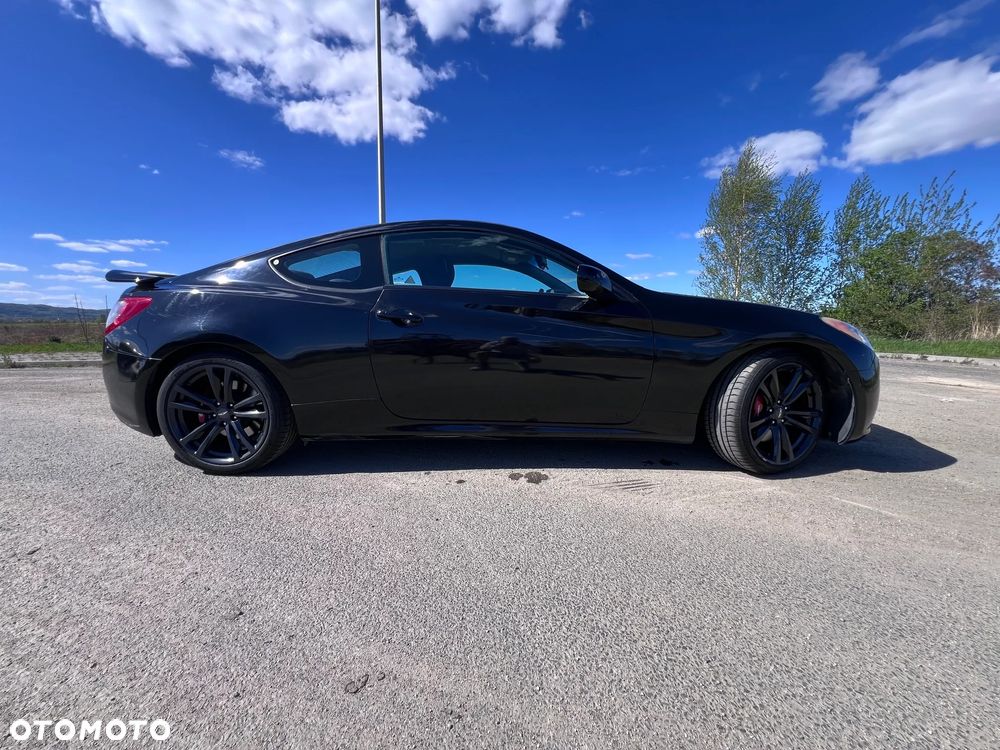 Hyundai Genesis - 1