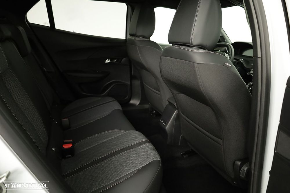 Peugeot 2008 1.2 PureTech Allure - 22