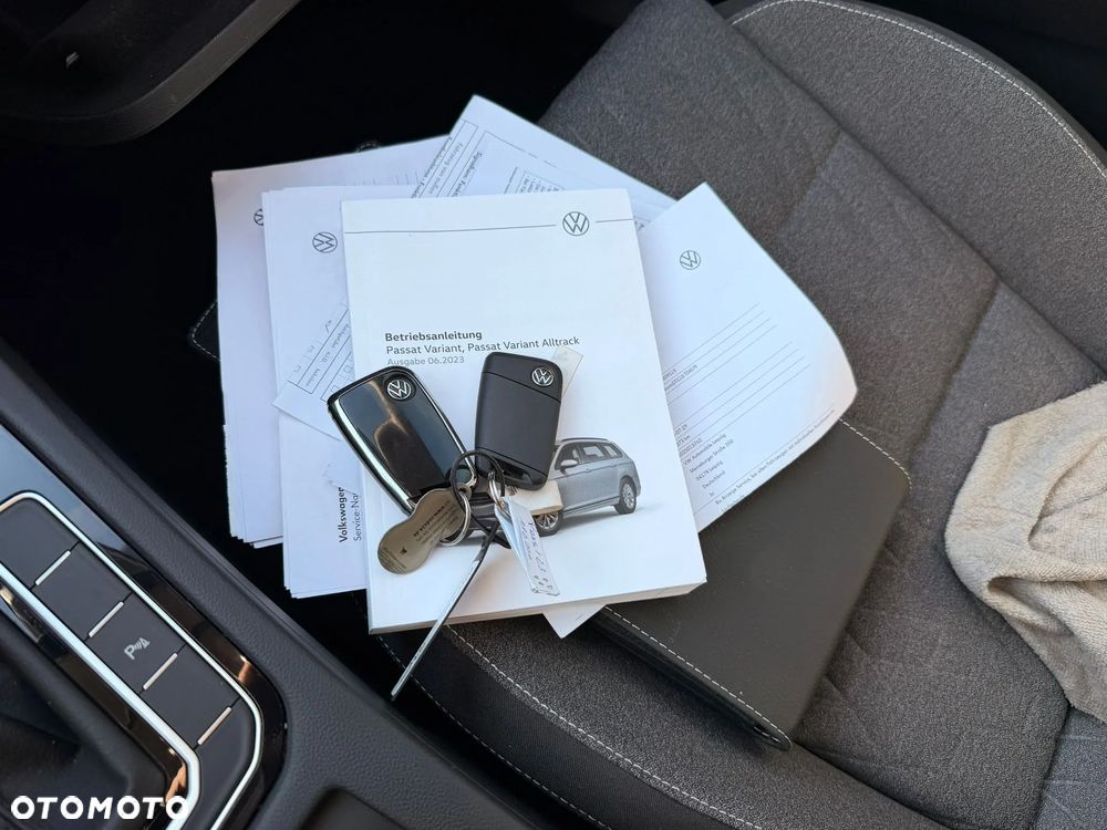 Volkswagen Passat Variant 2.0 TDI SCR DSG Elegance - 26