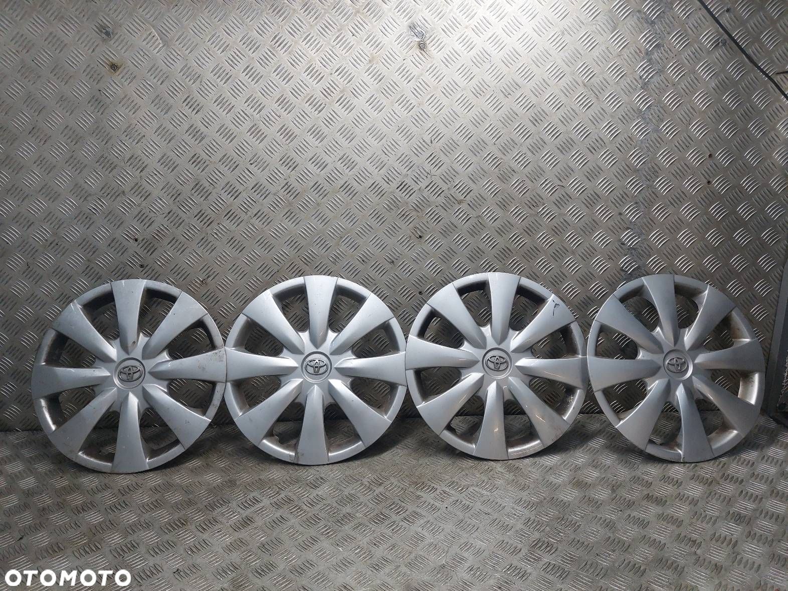 KOŁPAKI KOMPLET 15"  TOYOTA COROLLA E12 42602-02310 42602-02370 - 1