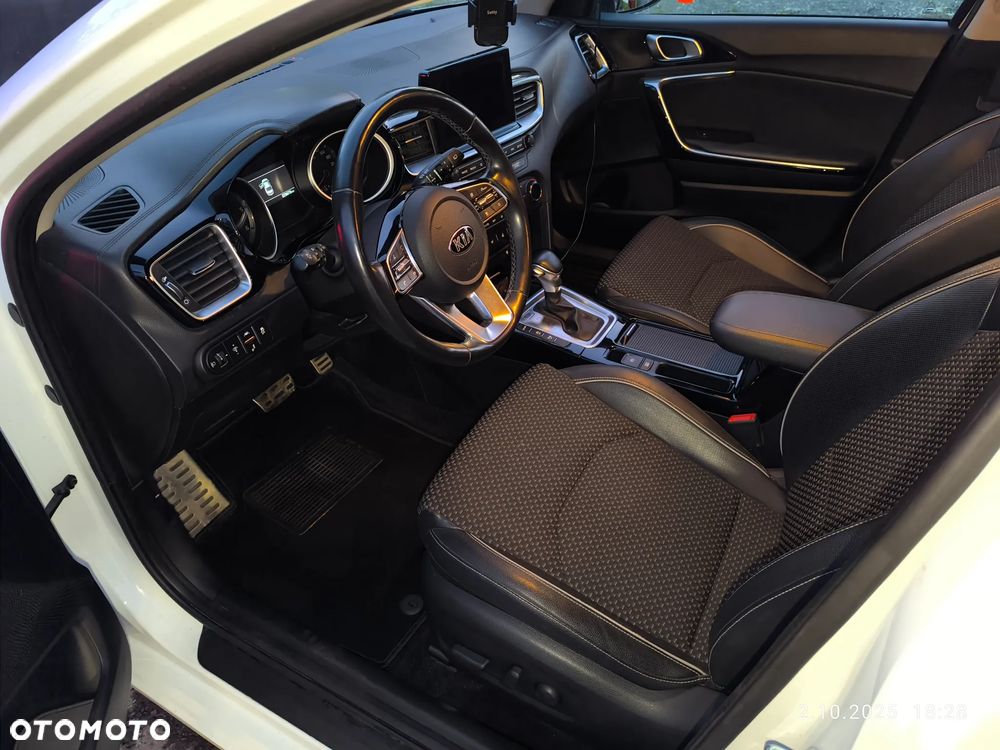 Kia Ceed SW 1.6 CRDi DCT Platinum Edition - 17