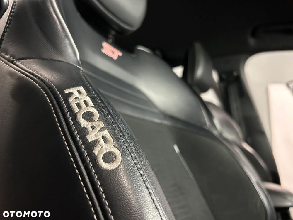 Ford Focus 2.3 EcoBoost ST Edition - 27