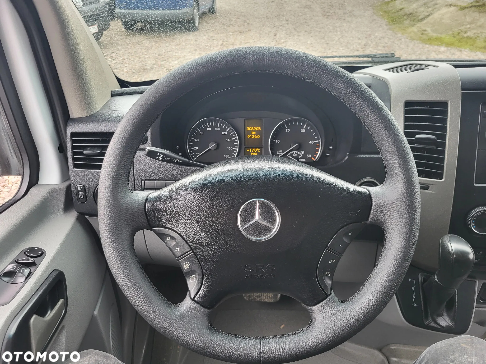 Mercedes-Benz Sprinter - 24