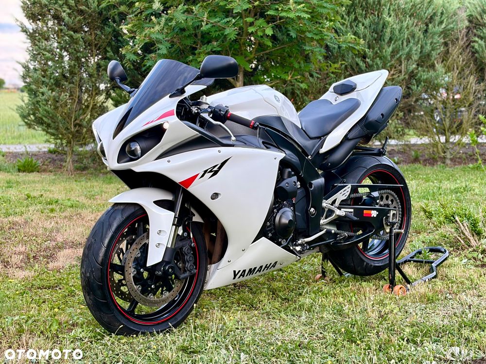 Yamaha R1 - 2