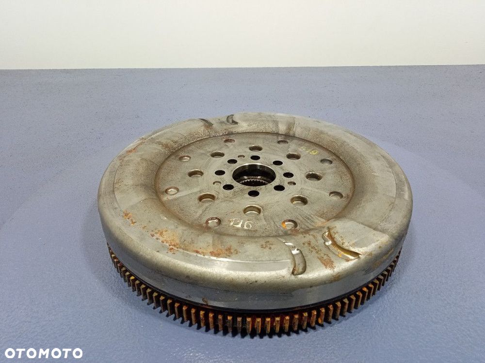 SKODA KODIAQ I 16- 2.0 TDI KOŁO ZAMACHOWE DSG 04L105266H - 3