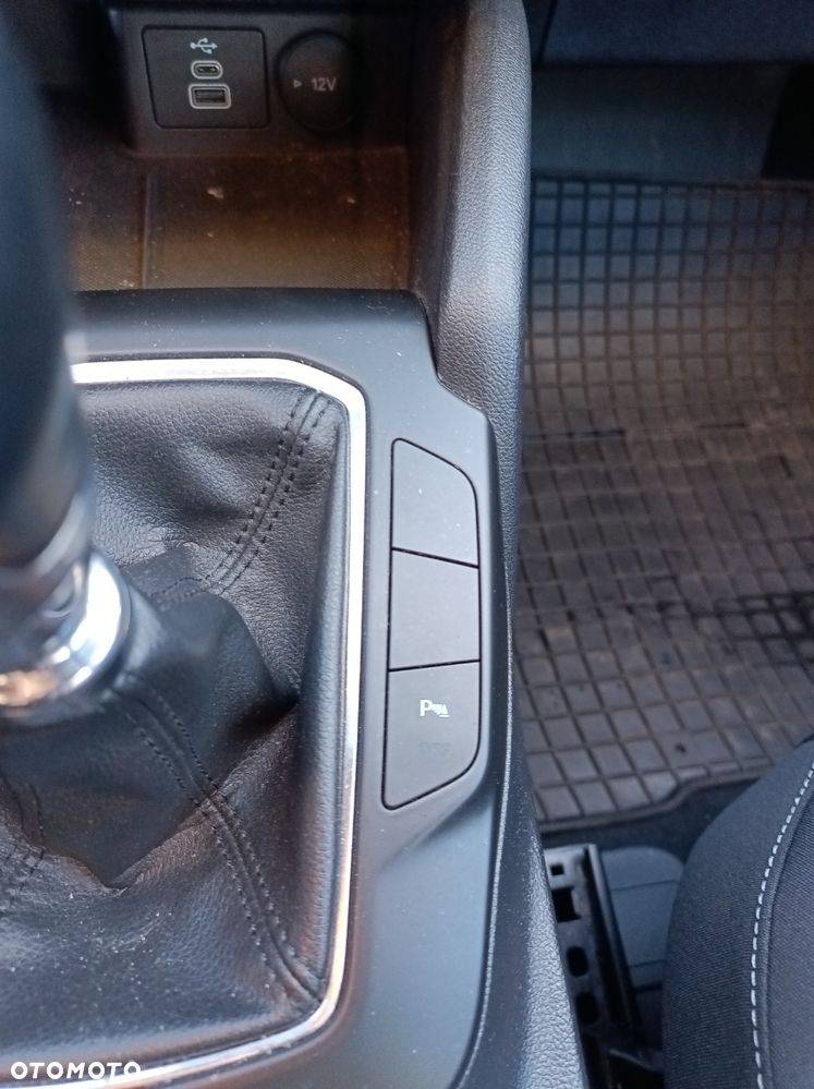 Ford Kuga 1.5 EcoBlue FWD Titanium - 29