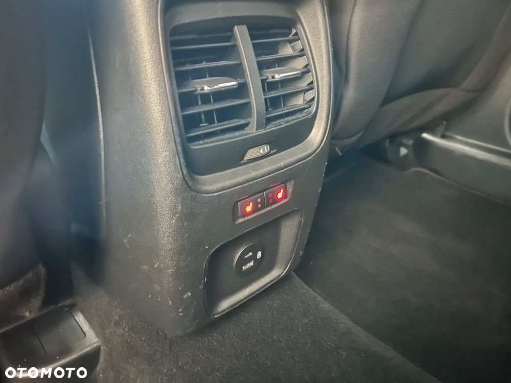 Ford Kuga 2.5P PHEV FWD ST-Line - 36