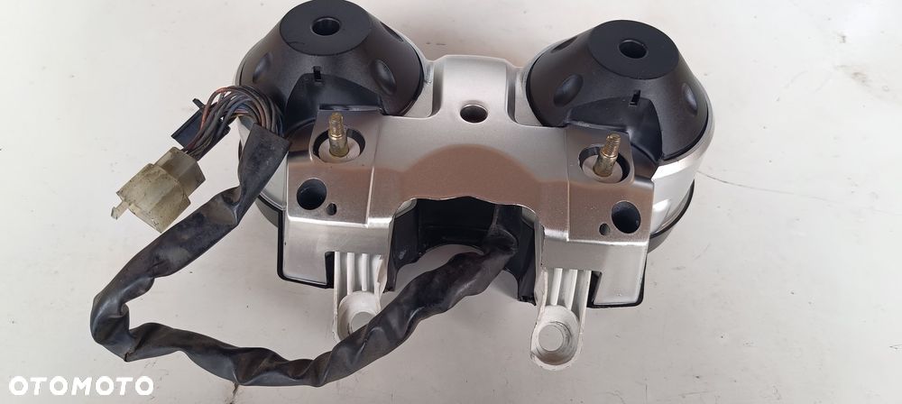 HONDA CB900 CB900F HORNET 2004 lift - 13