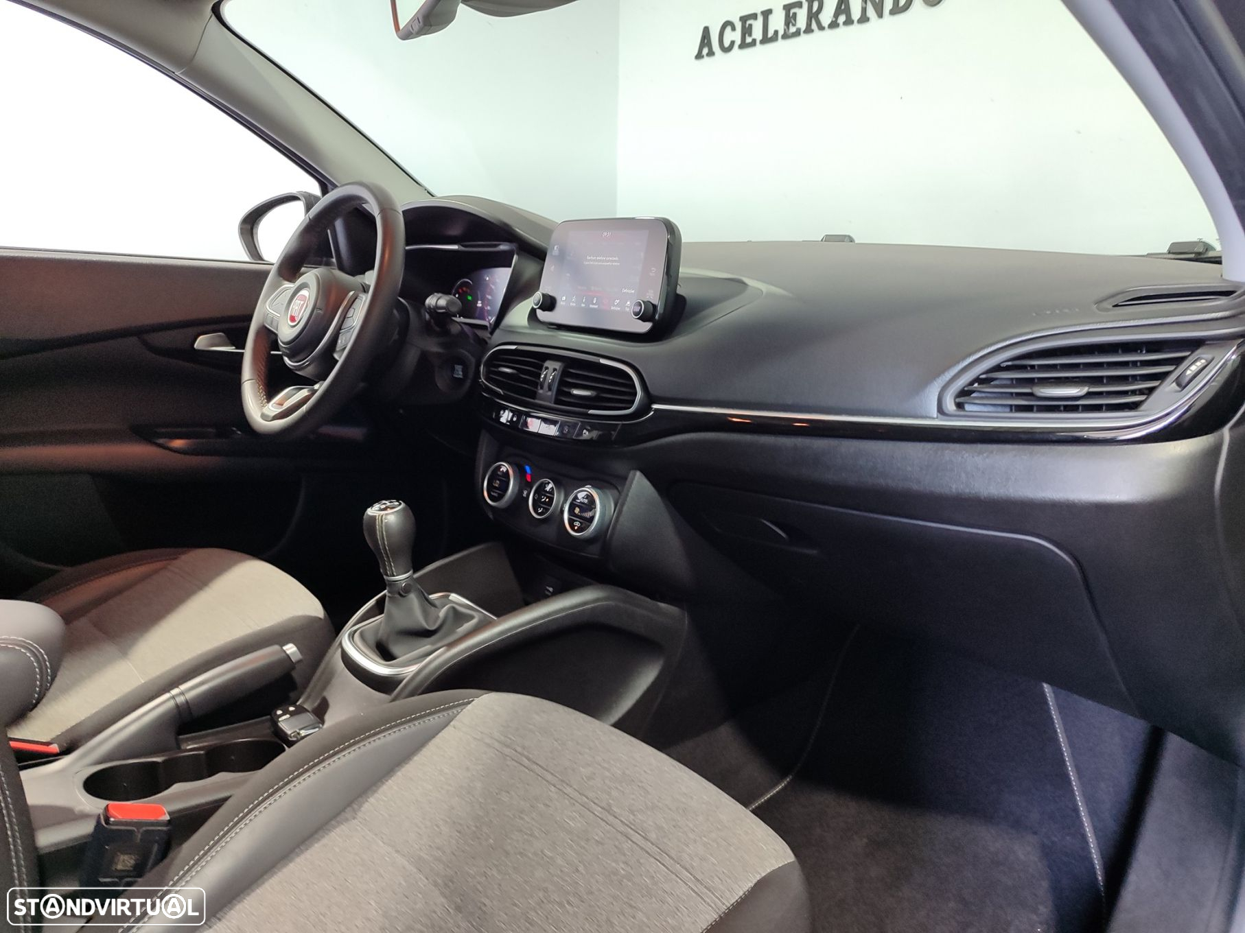 Fiat Tipo Cross 1.3 Multijet City - 21