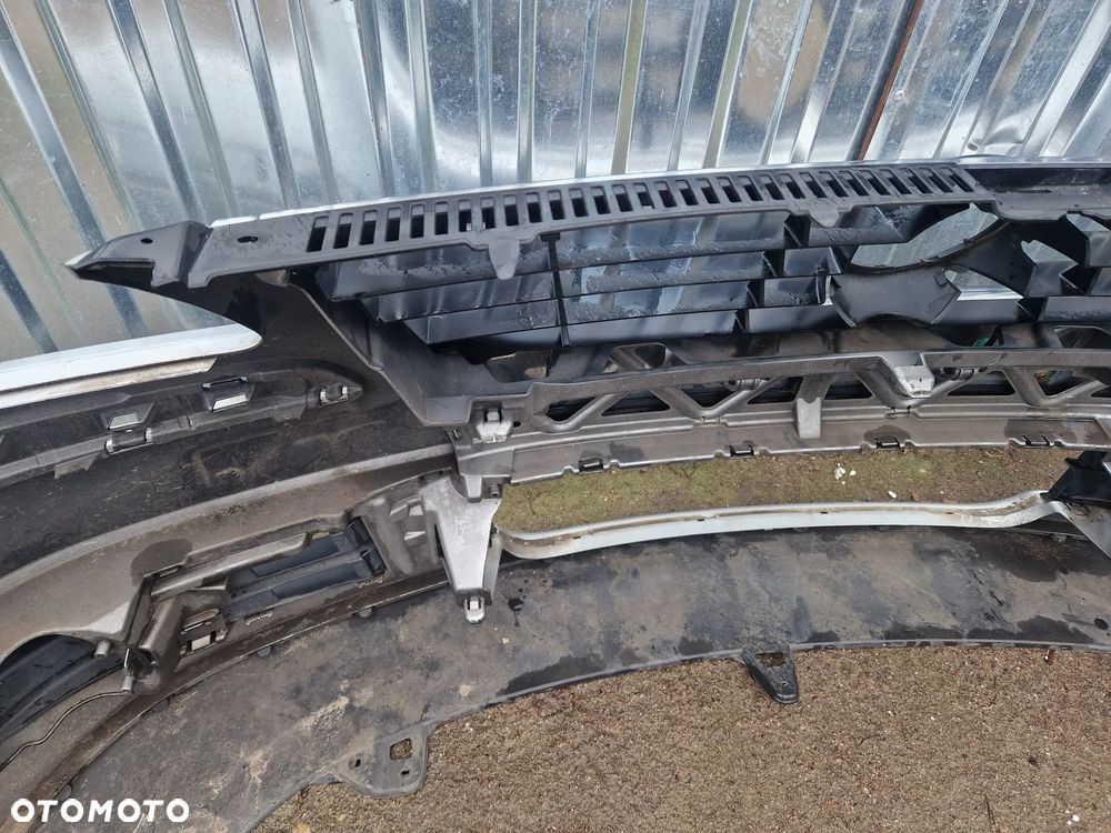 VW Touran 1T0 Lift Zderzak przód BEZ DZIUR - 11