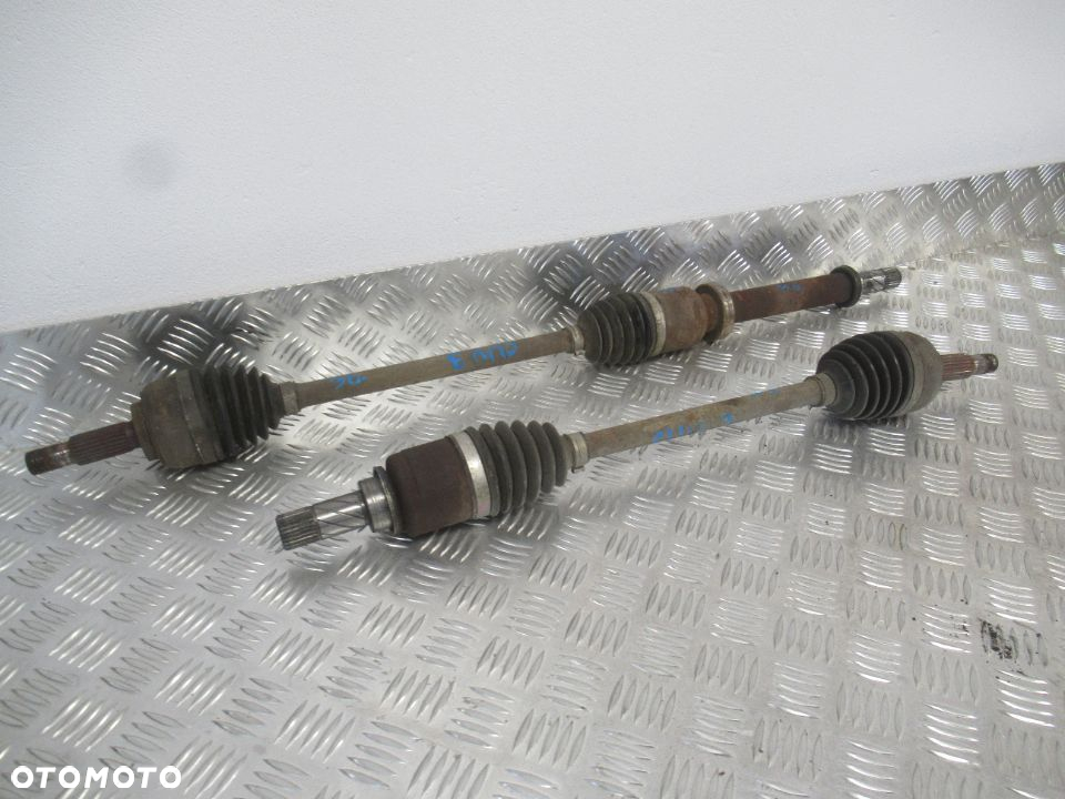 PÓŁOŚ LEWA PRAWA RENAULT CLIO III 3 1.2 16V BENZYNA 2005- - 3
