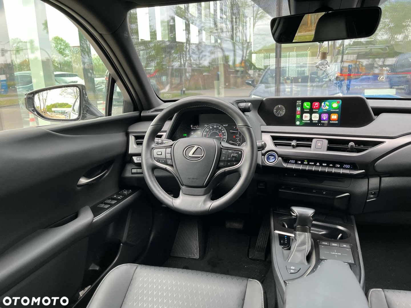 Lexus UX - 5