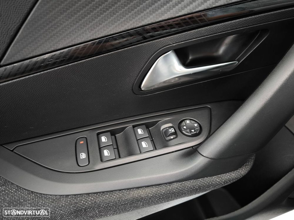 Peugeot 2008 1.2 PureTech Style - 22