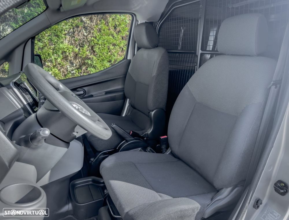Nissan e-NV200 - 13