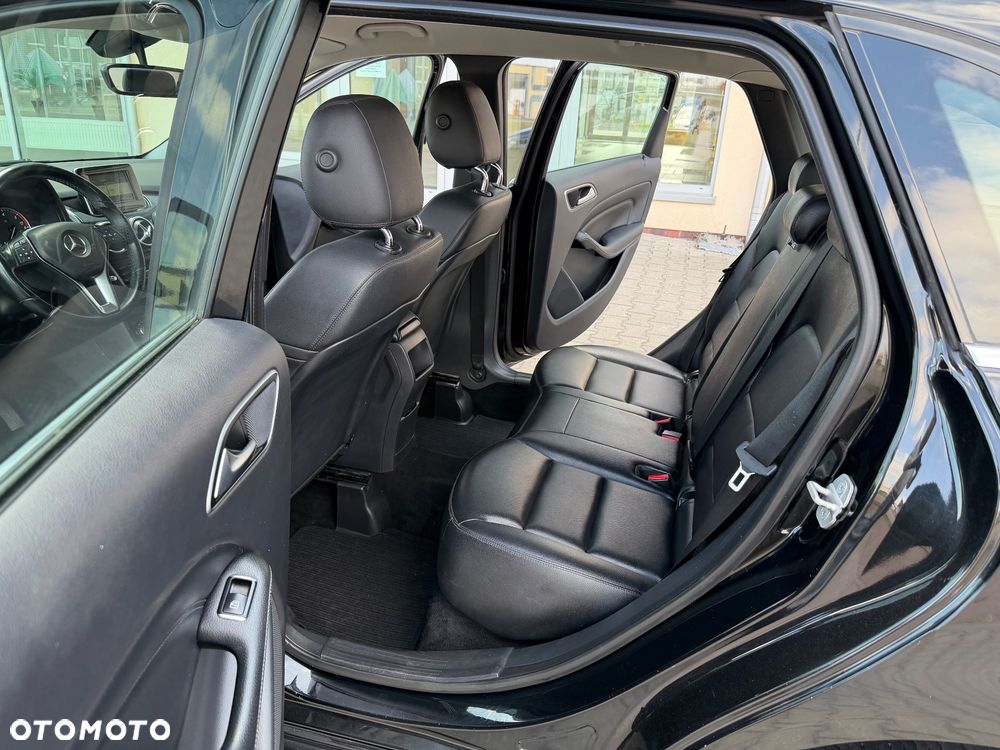 Mercedes-Benz Klasa B 180 d BlueEFFICIENCY Edition - 26