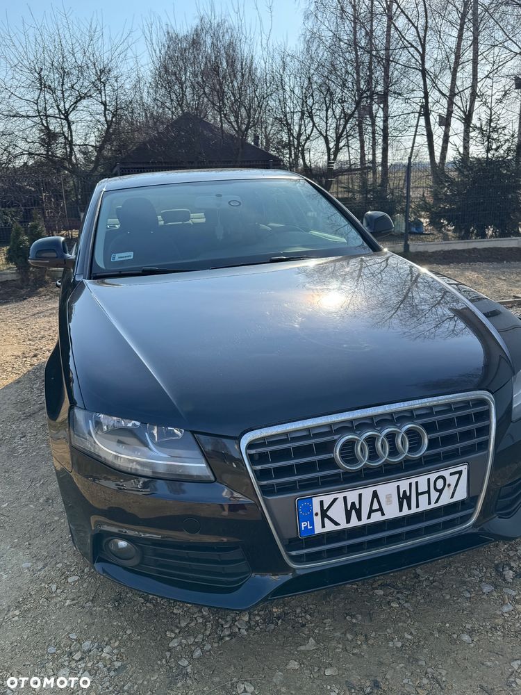 Audi A4 Limousine - 1