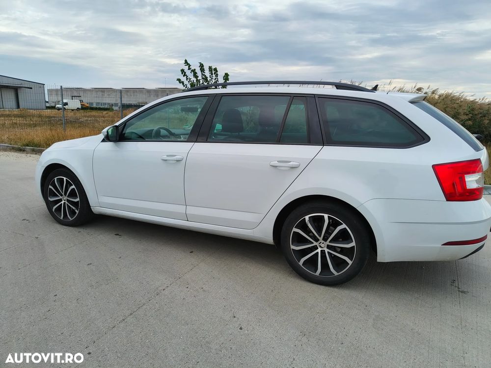 Skoda Octavia Combi Diesel 2.0 TDI DSG Style - 2