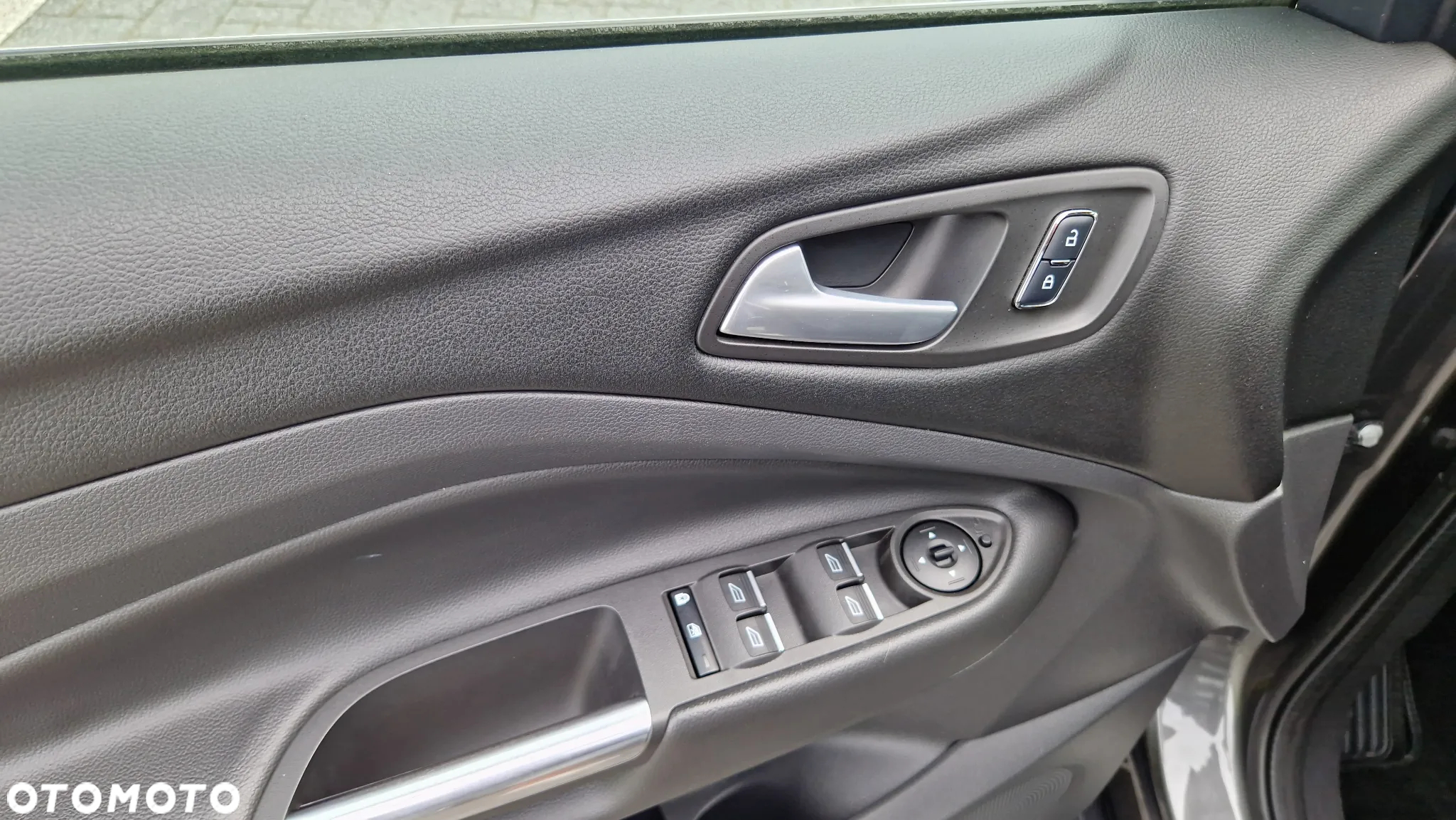 Ford Kuga 2.0 TDCi 4WD Titanium Plus - 24