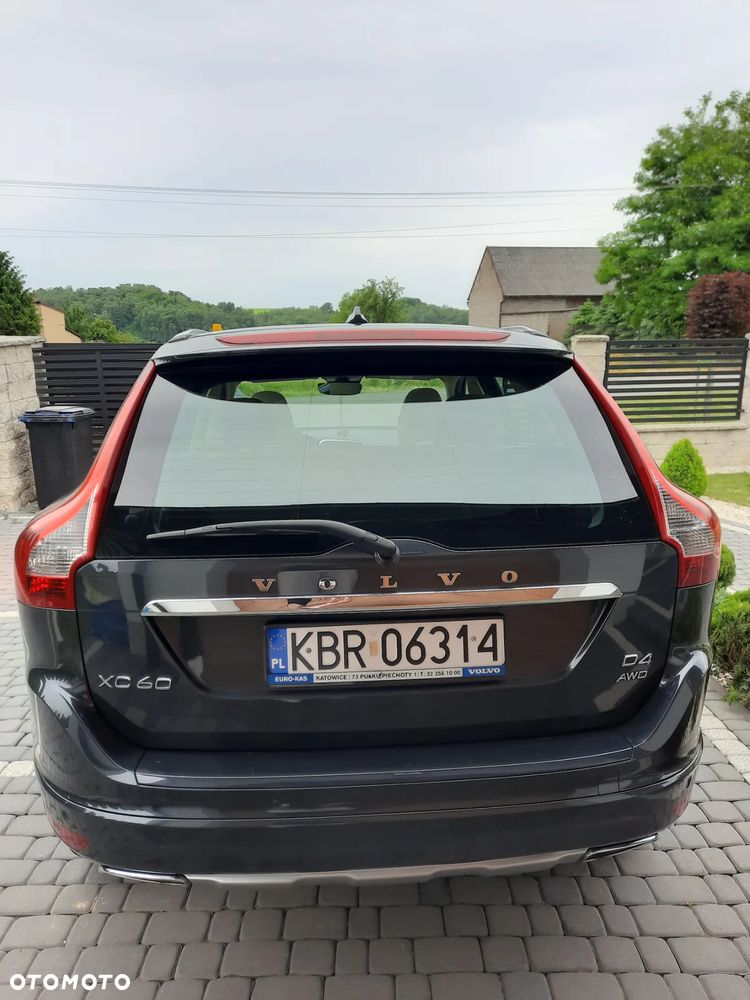 Volvo XC 60 D4 AWD Momentum - 8