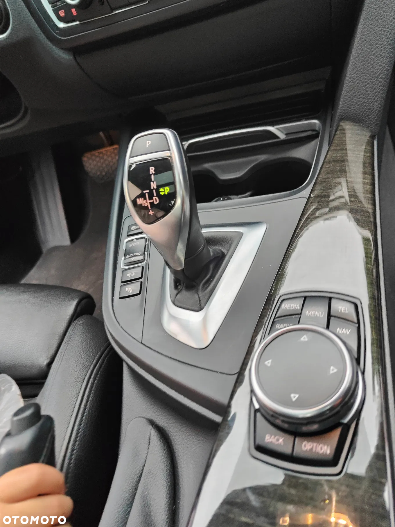 BMW Seria 3 328i Touring xDrive - 16
