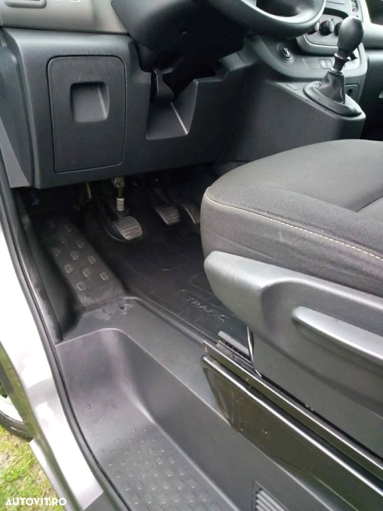 Renault Trafic - 13