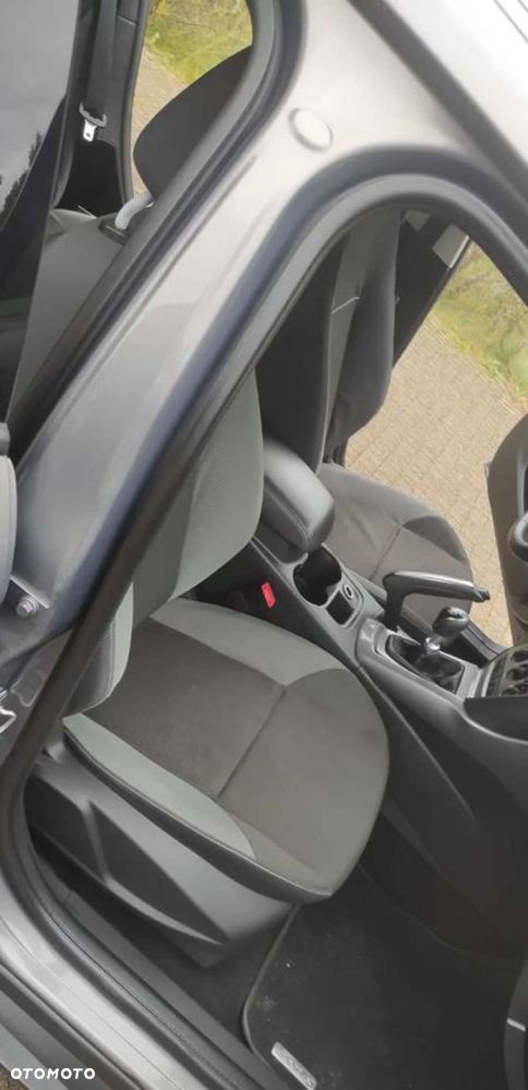 Ford Focus SW 1.6 TDCi DPF Titanium - 21