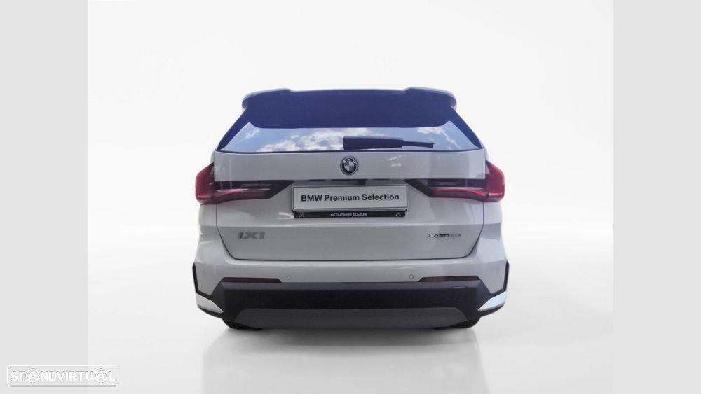 BMW iX1 xDrive30 — fotografia 8