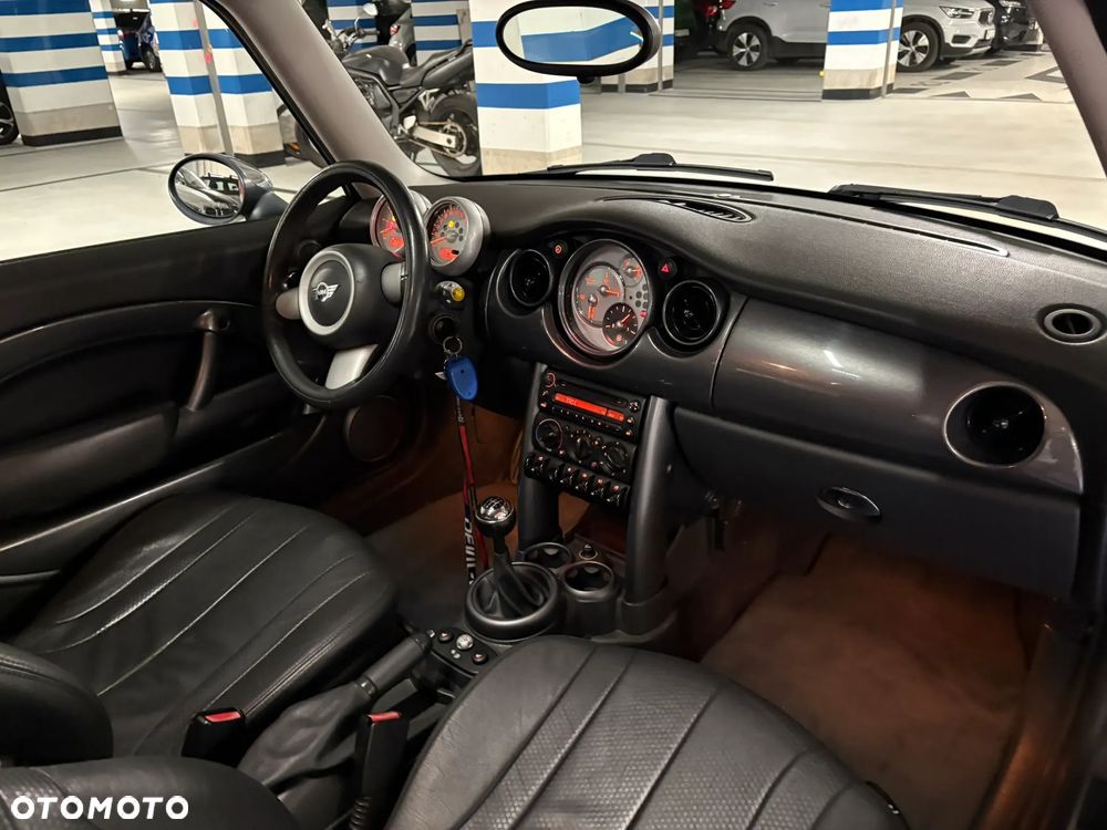 MINI ONE Standard - 16