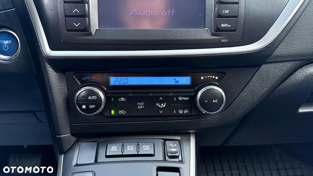 Toyota Auris 1.8 HSD Luna - 17