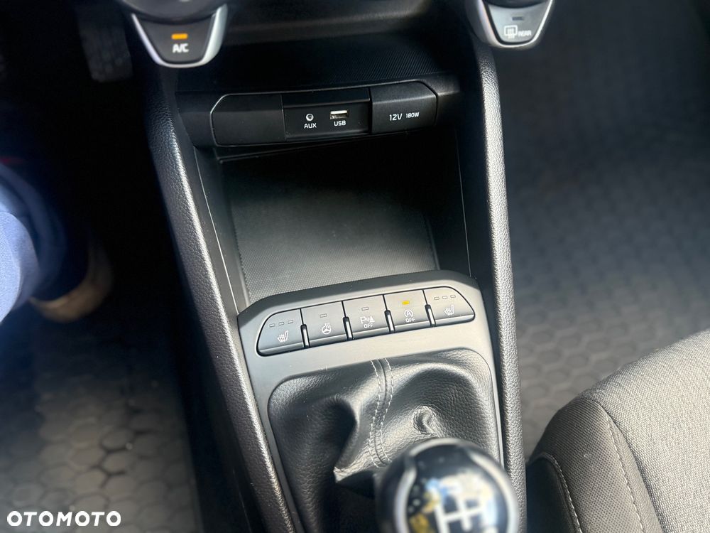 Kia Stonic 1.2 L - 17