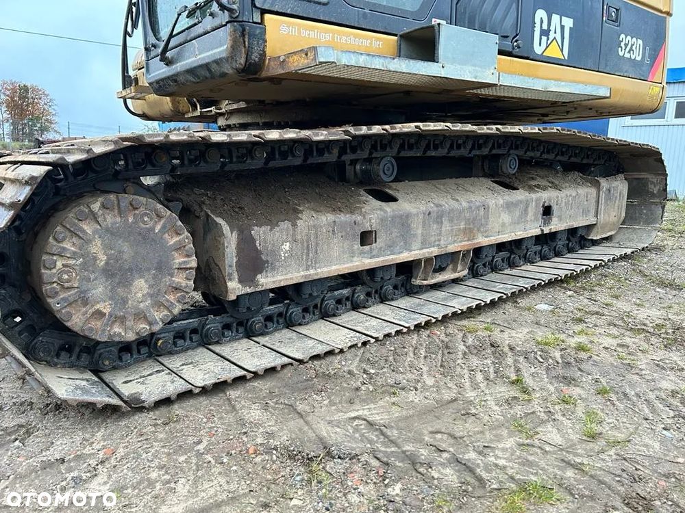Caterpillar CAT 323D - 13