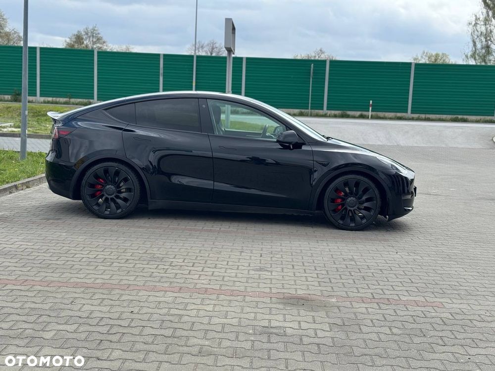 Tesla Model Y Long Range AWD - 5