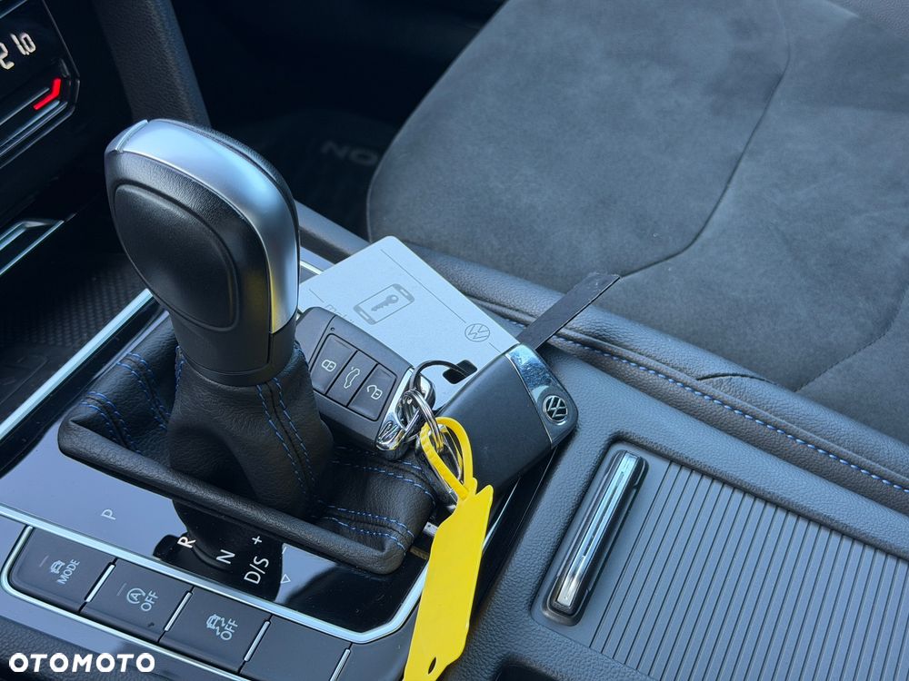 Volkswagen Arteon 2.0 TSI 4Motion R DSG - 38
