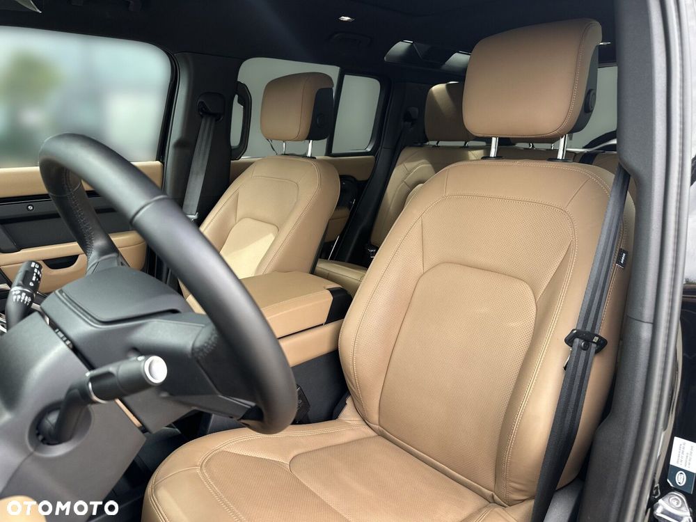 Land Rover Defender - 16