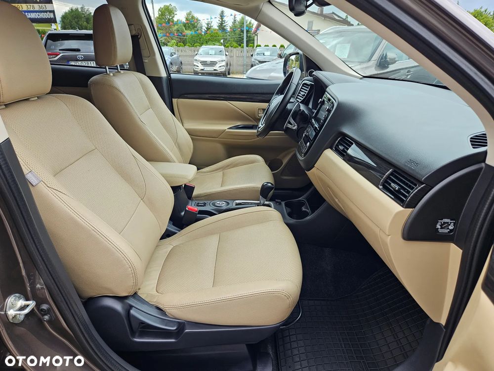 Mitsubishi Outlander 2.0 Intense + SDA 4WD CVT - 21