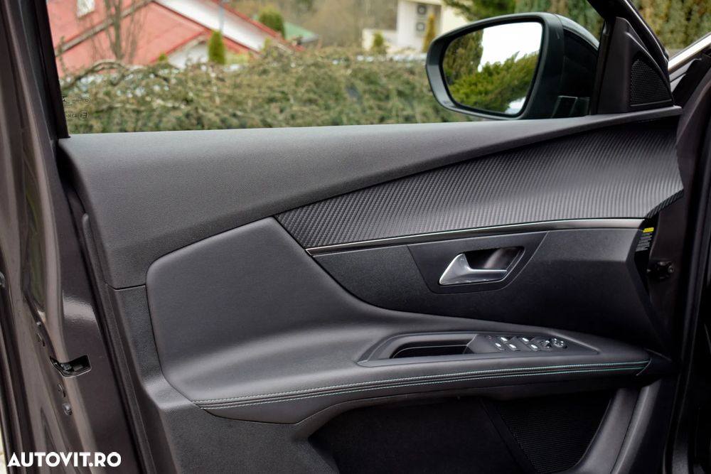 Peugeot 3008 PureTech 130 Stop & Start GPF Allure - 17