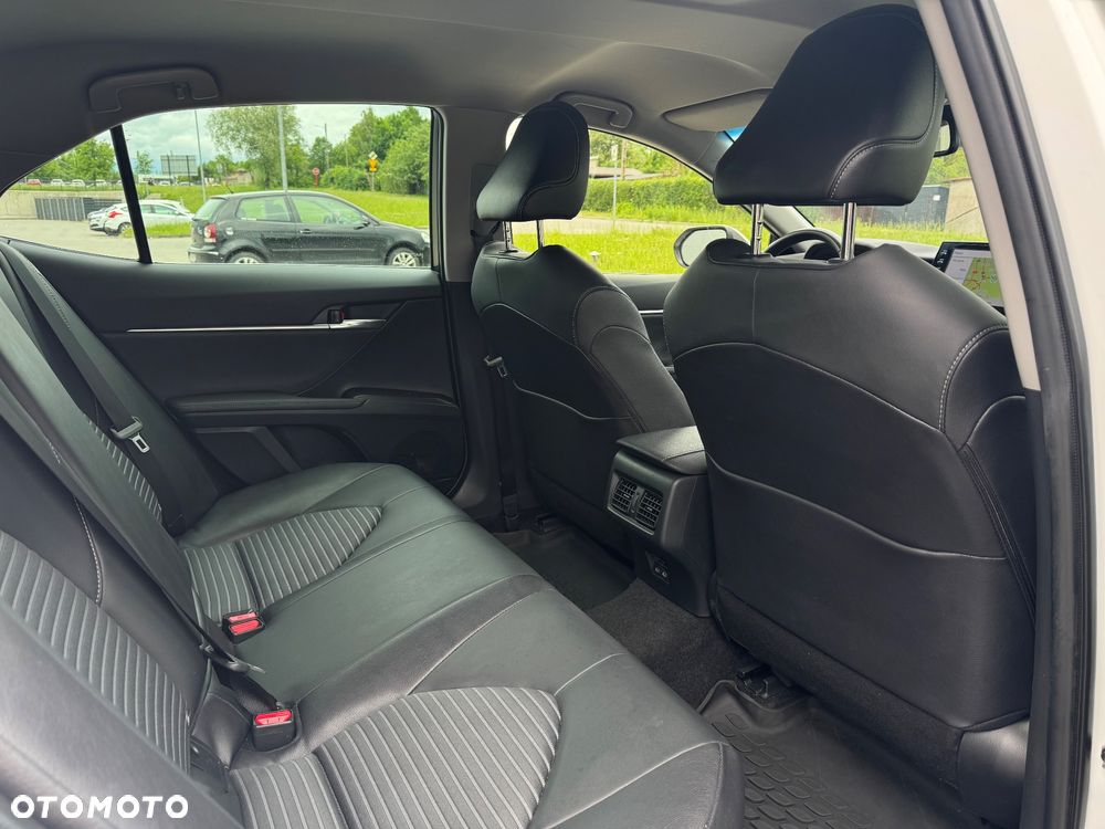 Toyota Camry - 19